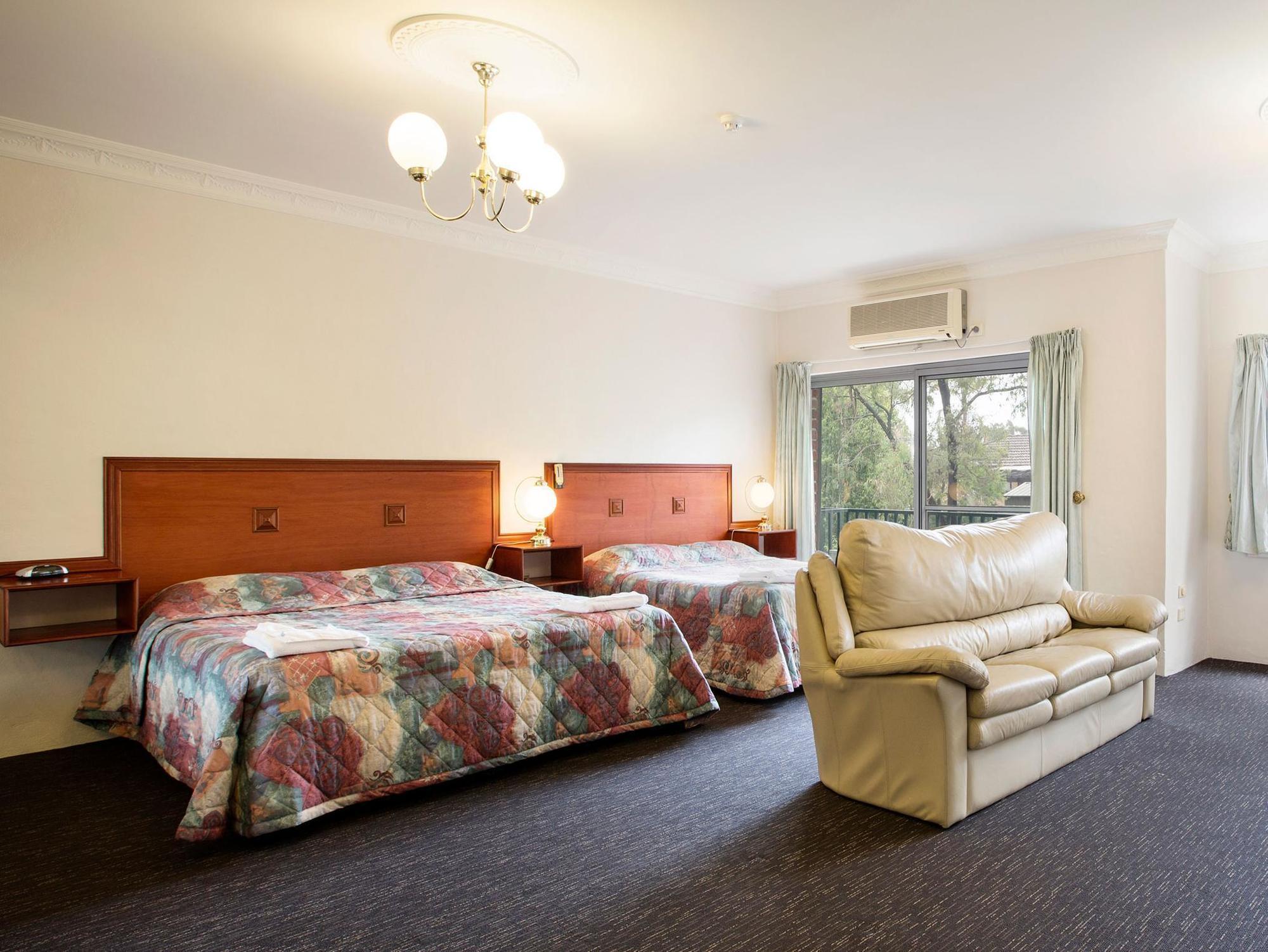 Nightcap At Blue Cattle Dog Hotel Rooty Hill Exterior photo